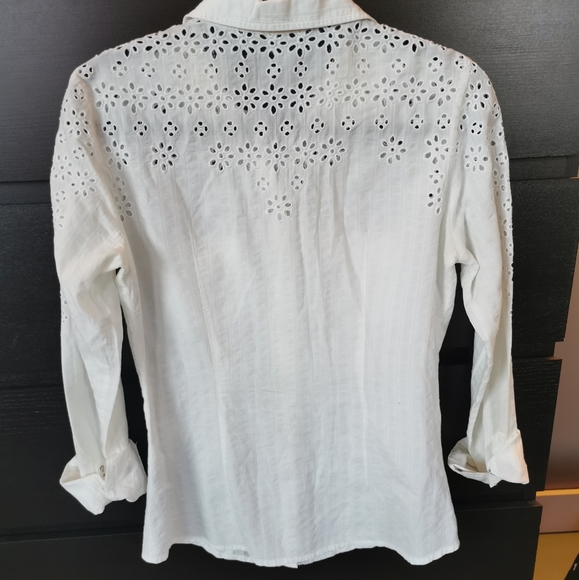 Guess button top - Picture 2 of 8